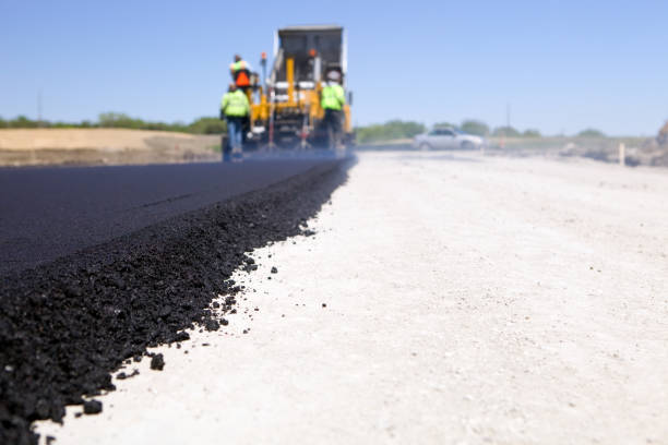 Best Driveway Paving Contractor  in Eerlin, ND